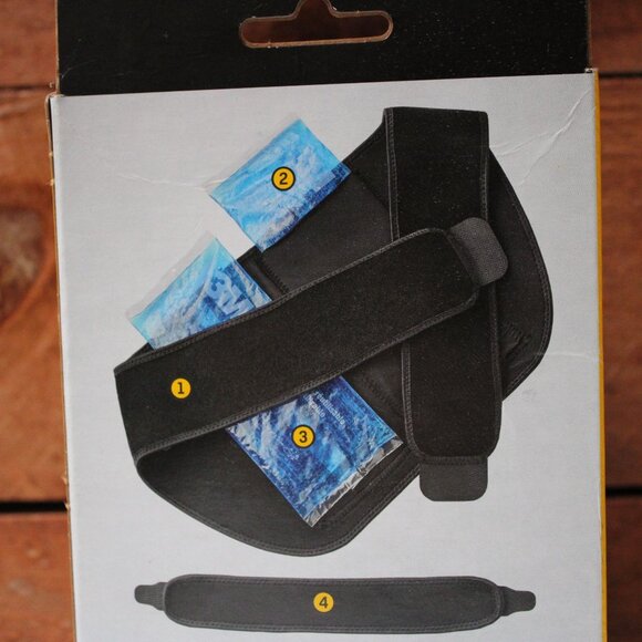 3M Futuro Shoulder Hot Cold Wrap Adjustable with 2 Reusable Gel Packs Therapy - Picture 5 of 6